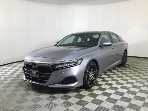 Used 2021 Honda Accord Touring image 3