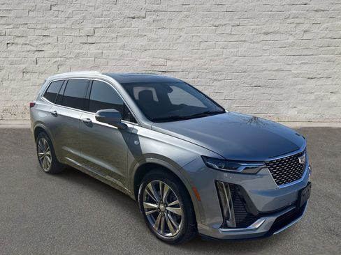 Certified 2025 Cadillac XT6 Premium Luxury image 7