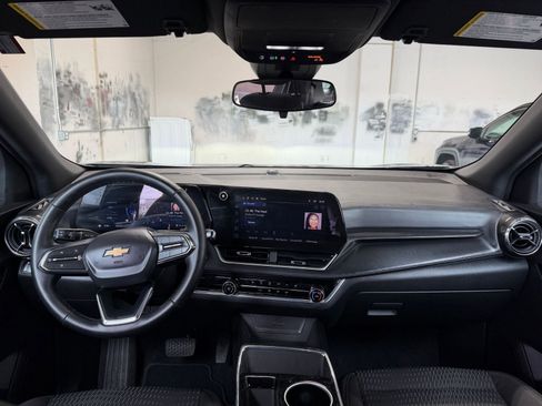 Used 2025 Chevrolet Equinox LT image 32