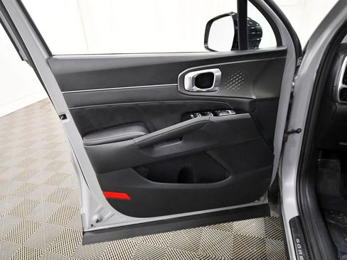 Certified 2023 Kia Sorento SX AWD/4WD image 13
