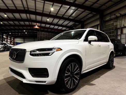 Used 2020 Volvo XC90 T5 Momentum w/ Protection Package Premier FWD image 9