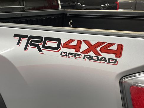 Used 2021 Toyota Tacoma TRD Off-Road w/ TRD Premium Off Road Package image 8