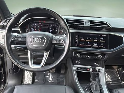 Used 2023 Audi Q3 2.0T Premium image 9