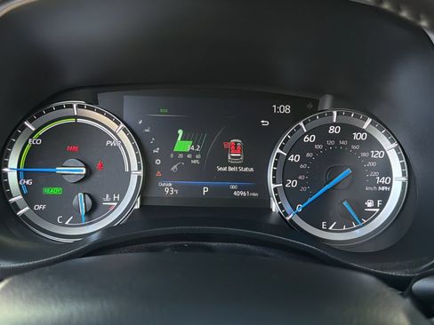 Used 2022 Toyota Highlander XLE AWD/4WD image 23