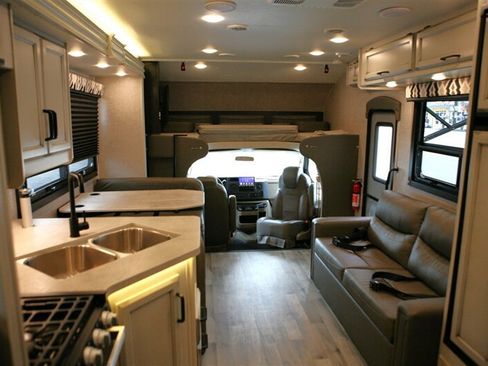 Used 2022 Ford E-450 and Econoline 450 Super Duty w/ Motorhome Prep Package image 21