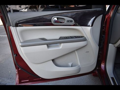 Used 2017 Buick Enclave Leather w/ Trailering Package image 18