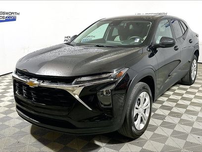 Used 2025 Chevrolet Trax LS