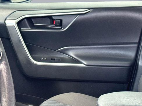 Used 2023 Toyota RAV4 LE FWD image 20