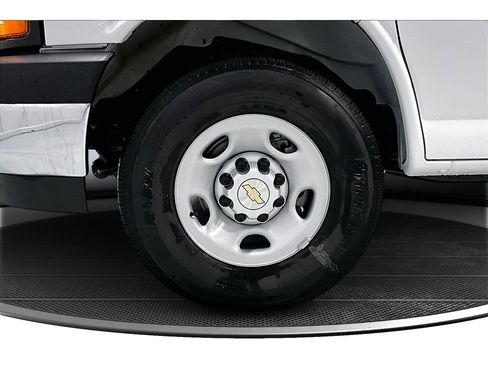 New 2025 Chevrolet Express 3500 w/ Driver Convenience Package image 12