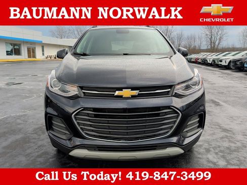 Used 2022 Chevrolet Trax LT w/ LT Convenience Package image 8