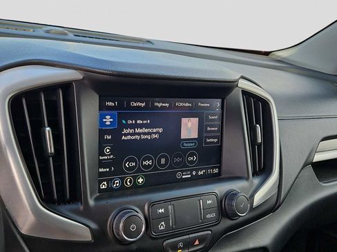 Used 2024 GMC Terrain SLT image 24