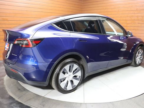 Used 2022 Tesla Model Y Long Range AWD/4WD image 16