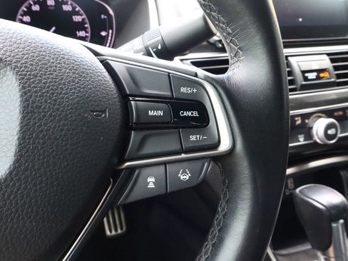 Used 2018 Honda Accord Sport image 27