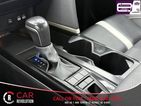 Used 2025 Toyota Camry SE FWD image 23
