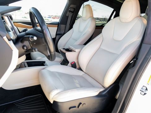 Used 2021 Tesla Model X Long Range image 34