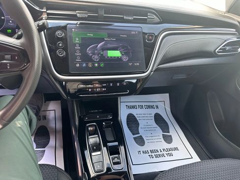 Used 2022 Chevrolet Bolt EUV LT w/ Driver Confidence Package image 8