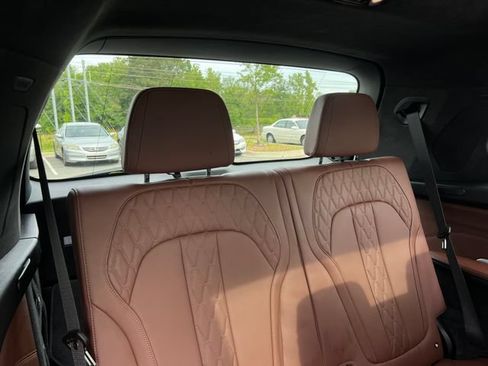Used 2023 BMW X7 xDrive40i w/ Executive Package AWD/4WD image 38