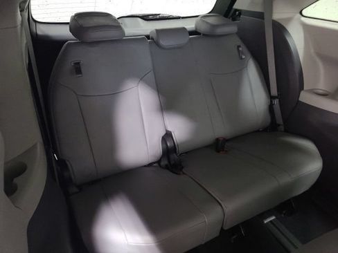 Certified 2024 Toyota Sienna XLE AWD/4WD image 18