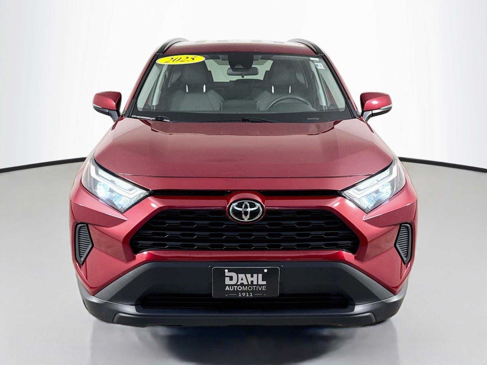 Used 2025 Toyota RAV4 XLE AWD/4WD image 3