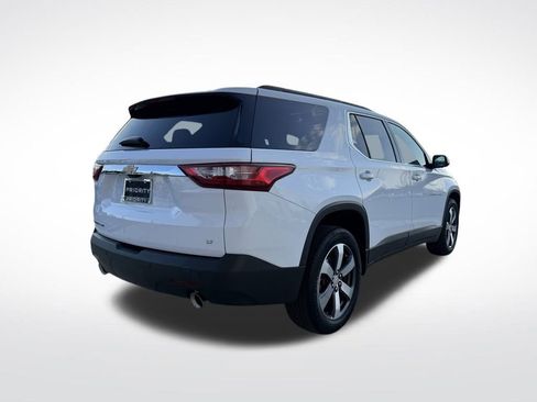 Used 2021 Chevrolet Traverse LT w/ LT Premium Package image 5