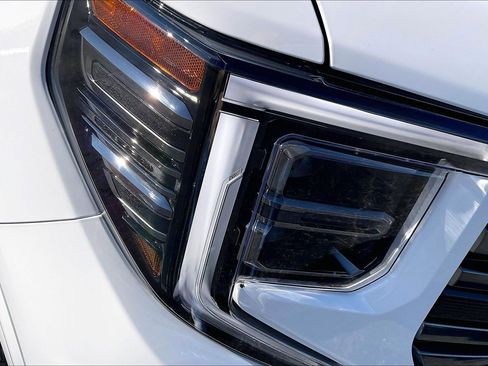 Used 2023 GMC Sierra 1500 AT4 w/ AT4 Premium Package image 24