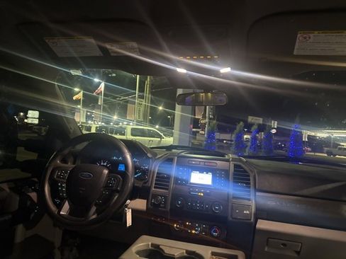 Used 2020 Ford F250 XL w/ Power Equipment Group image 23