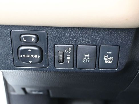 Used 2013 Toyota RAV4 Limited image 16