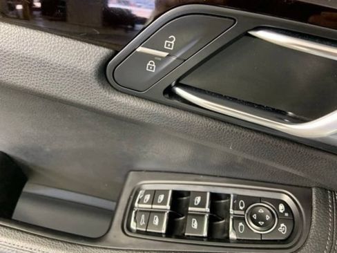 Used 2019 Porsche Macan AWD/4WD image 27