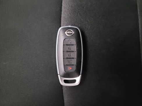 Used 2025 Nissan Sentra SR FWD image 32