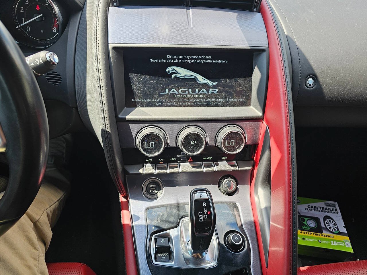 Used 2020 Jaguar F-TYPE Convertible RWD image 9