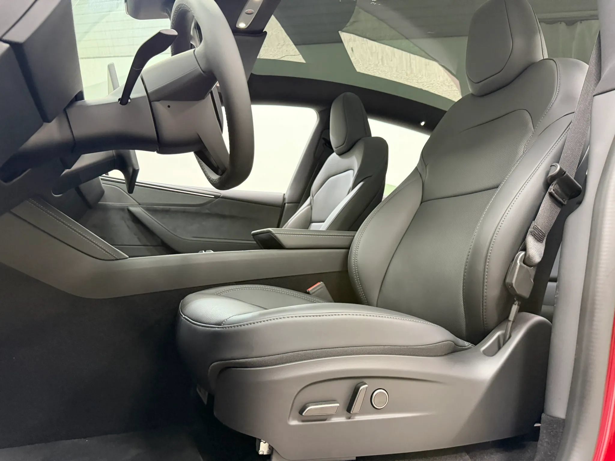 Used 2026 Tesla Model Y AWD image 15