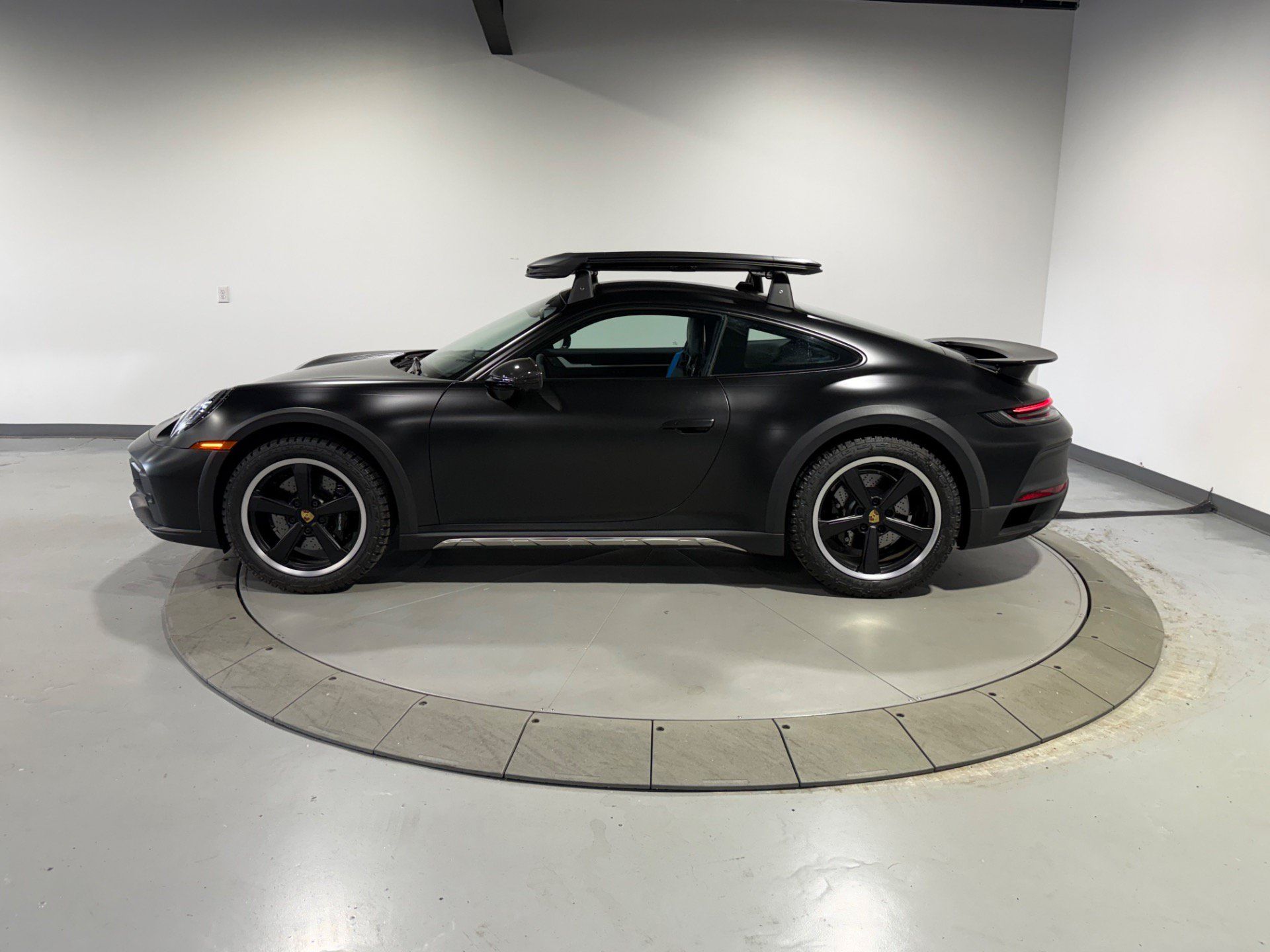 Used 2024 Porsche 911 Dakar AWD/4WD image 19
