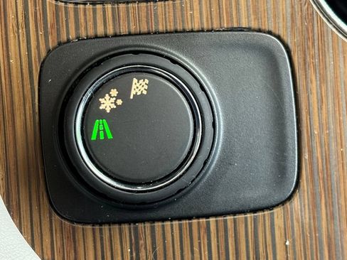 Used 2017 GMC Acadia SLE FWD image 30