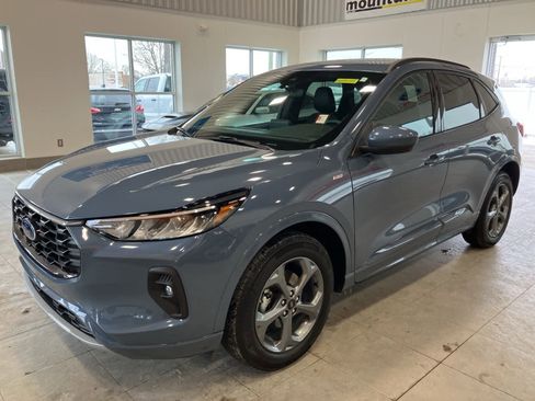 Used 2023 Ford Escape ST-Line Select image 1
