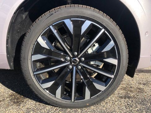 New 2026 Volvo XC60 B5 Ultra w/ Protection Package Premier AWD/4WD image 9