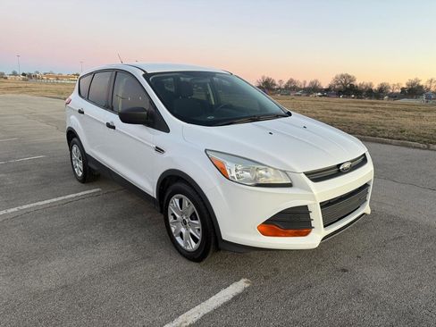 Used 2014 Ford Escape S image 2