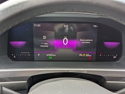 Used 2022 Volkswagen Tiguan SE R-Line image 11