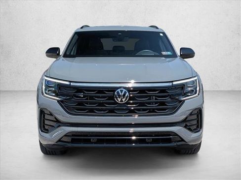 Used 2025 Volkswagen Atlas Cross Sport SEL R-Line AWD/4WD image 2