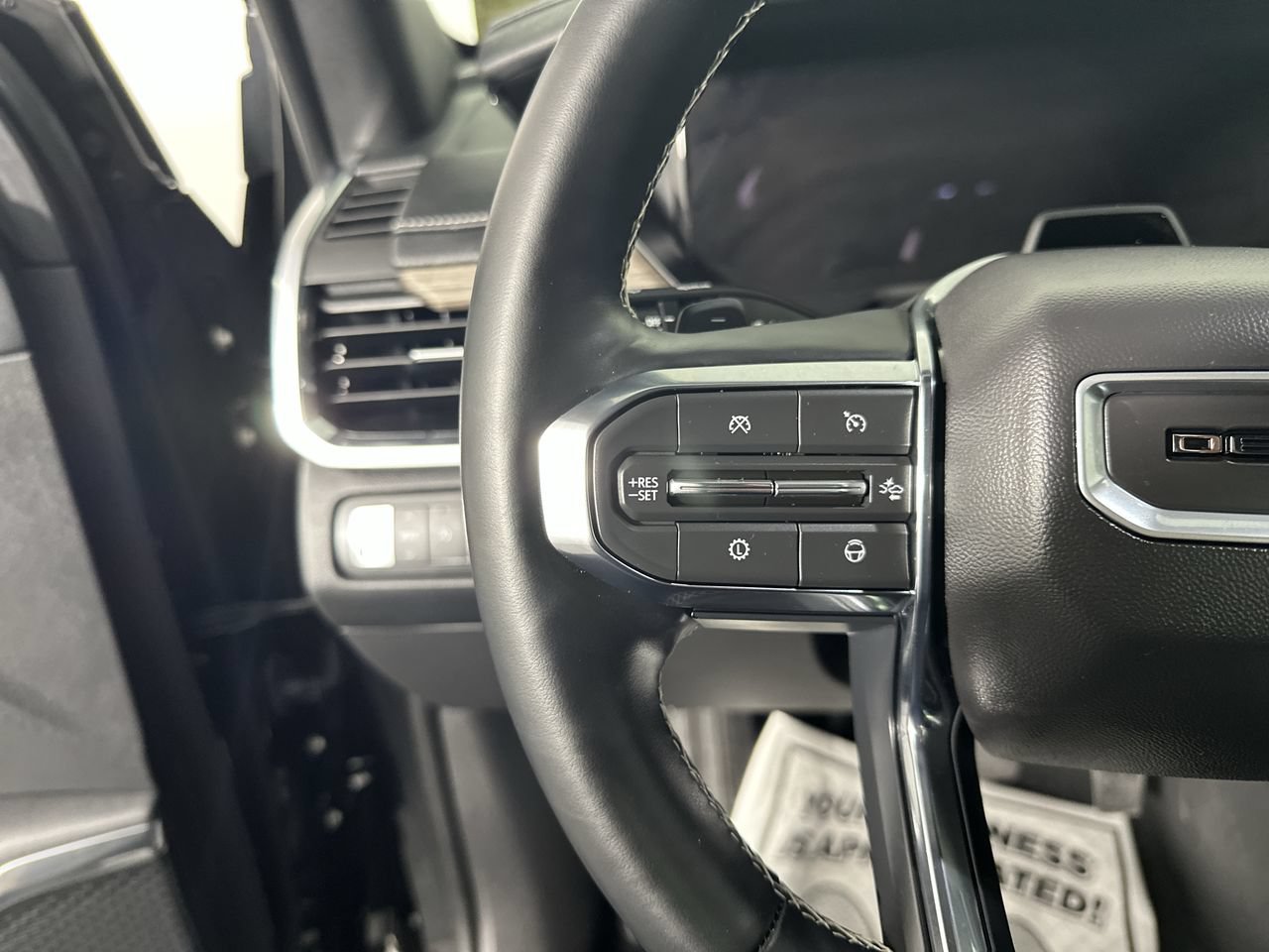 Used 2024 GMC Acadia Denali w/ Super Cruise Package FWD image 6