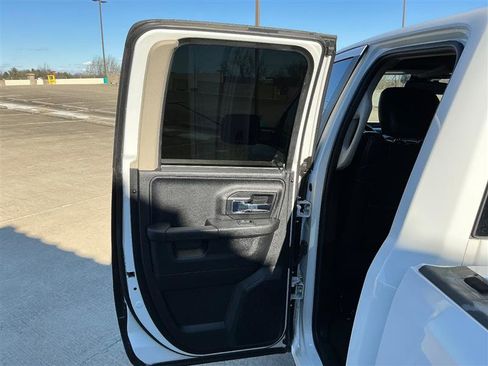 Used 2016 RAM 1500 Laramie w/ Convenience Group image 24