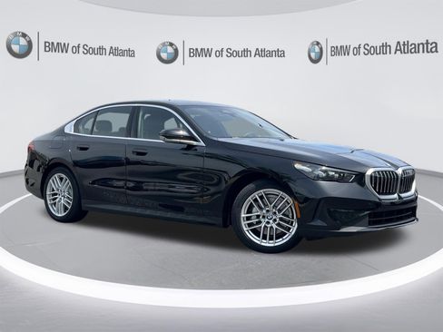 Certified 2025 BMW 530i RWD image 2