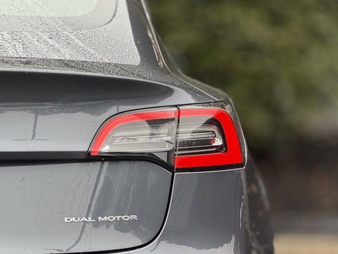 Used 2019 Tesla Model 3 Long Range image 16