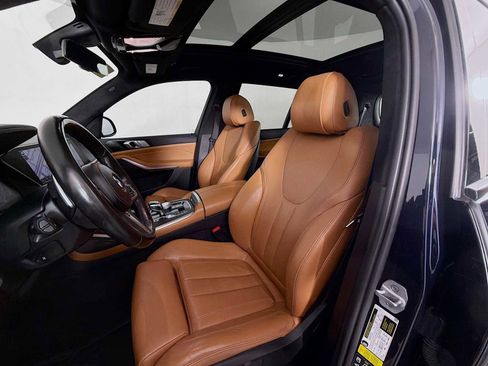 Used 2022 BMW X7 xDrive40i w/ M Sport Package AWD/4WD image 11