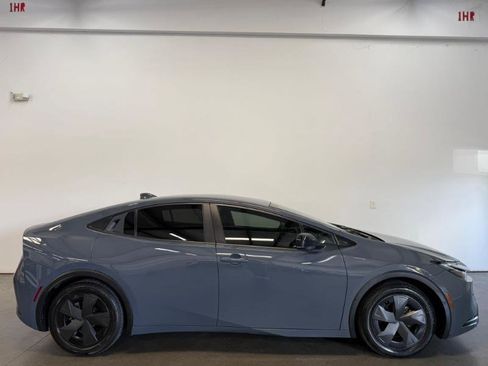 Used 2023 Toyota Prius LE FWD image 2