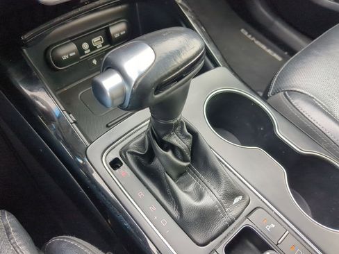 Used 2019 Kia Sorento SX w/ SX Touring Package image 24