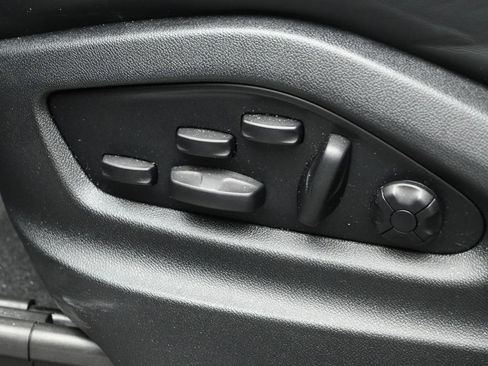 Certified 2024 Porsche Cayenne Coupe image 13