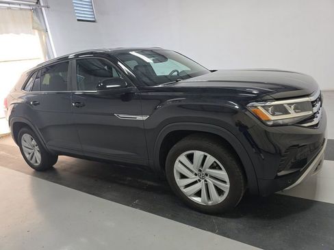 Used 2023 Volkswagen Atlas Cross Sport SE FWD image 3