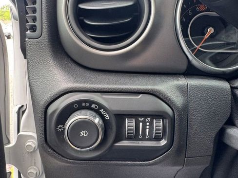 Used 2021 Jeep Wrangler Sport AWD/4WD image 23