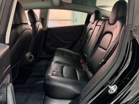 Used 2023 Tesla Model 3 Standard Range image 12