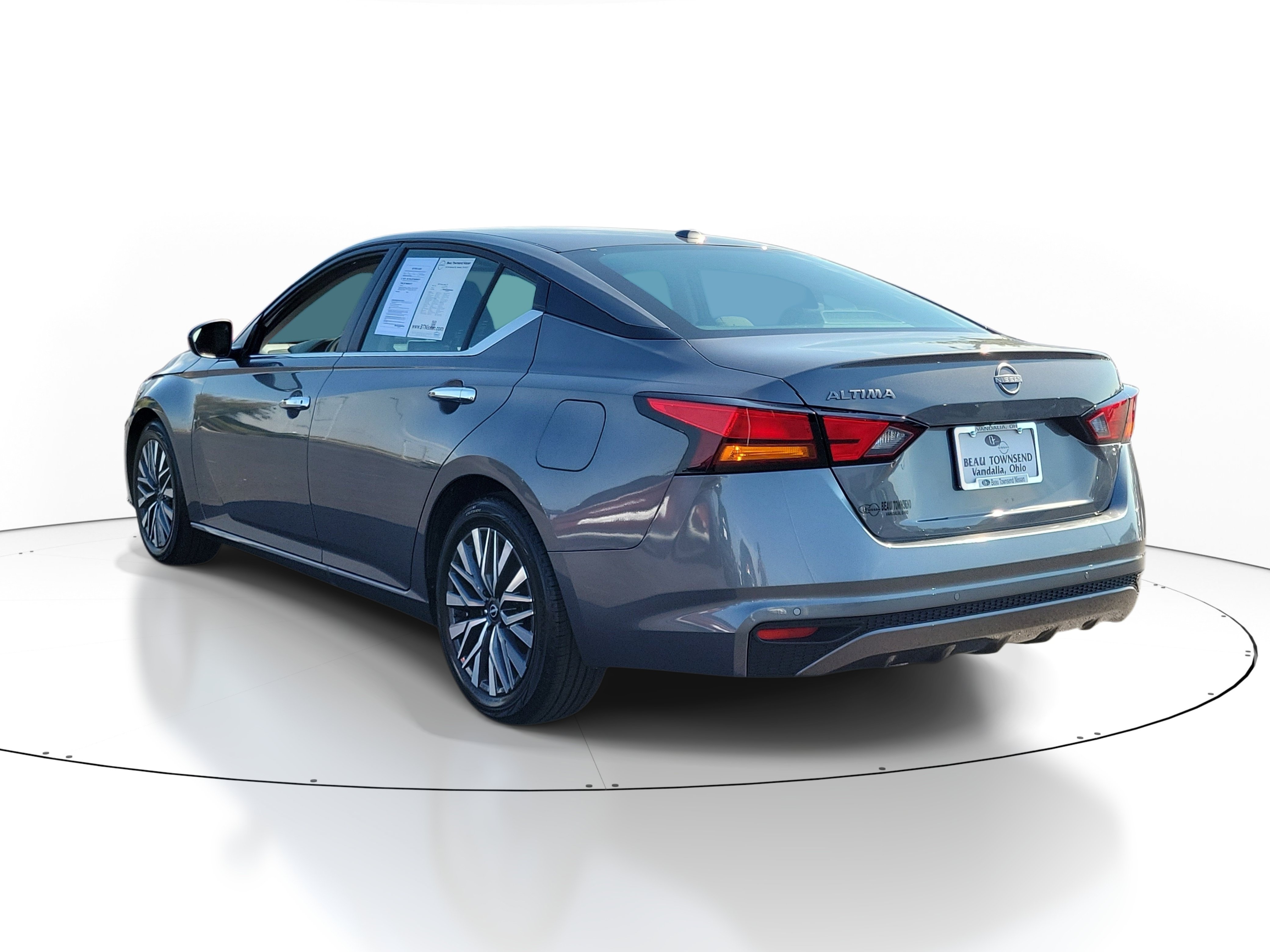 Certified 2025 Nissan Altima 2.5 SV FWD image 3